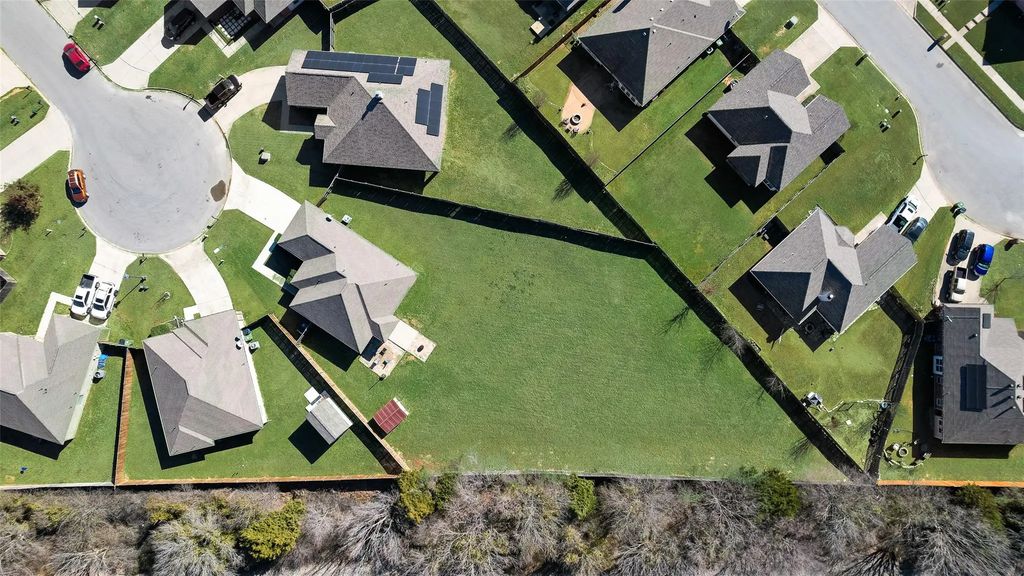 225 Holly Court, Aubrey