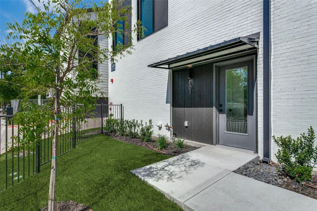 5609 Live Oak Street 109, Dallas