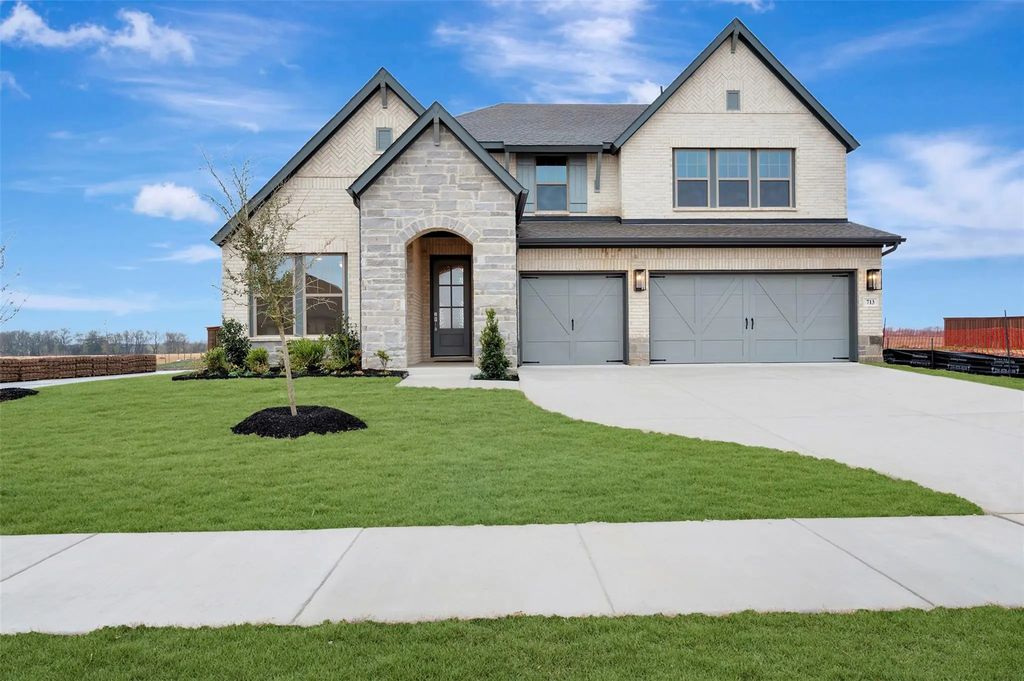 713 Scarlet Sage Drive, Waxahachie