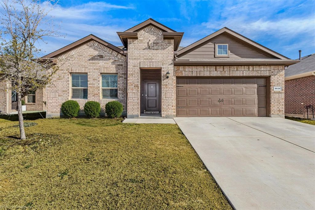 8628 Angel Gardens Drive, Fort Worth