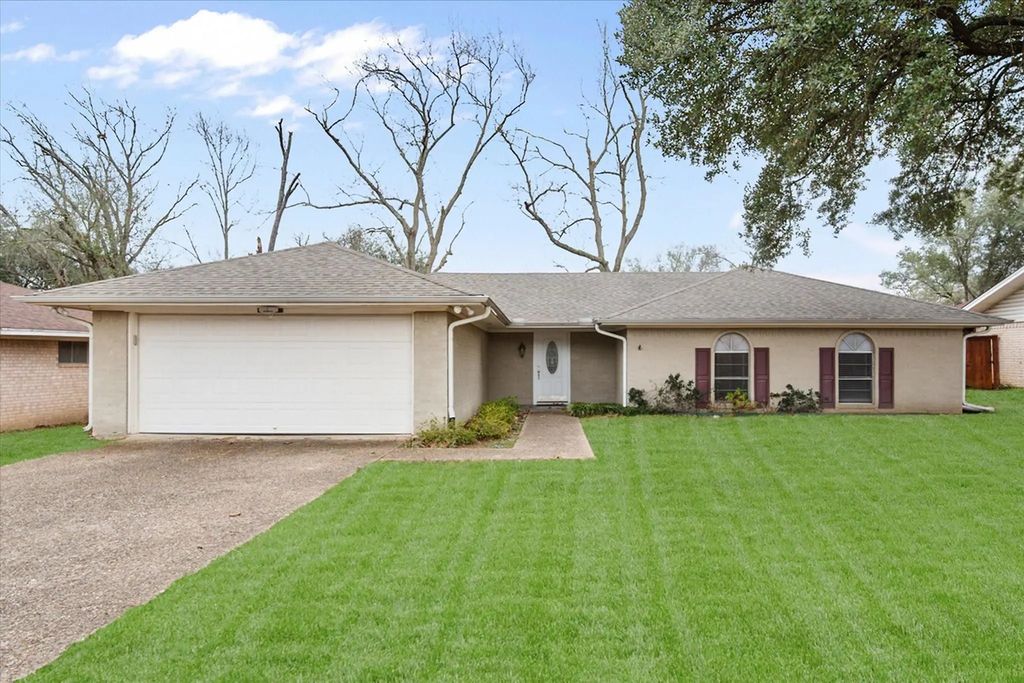 517 Edgewood Avenue, Corsicana