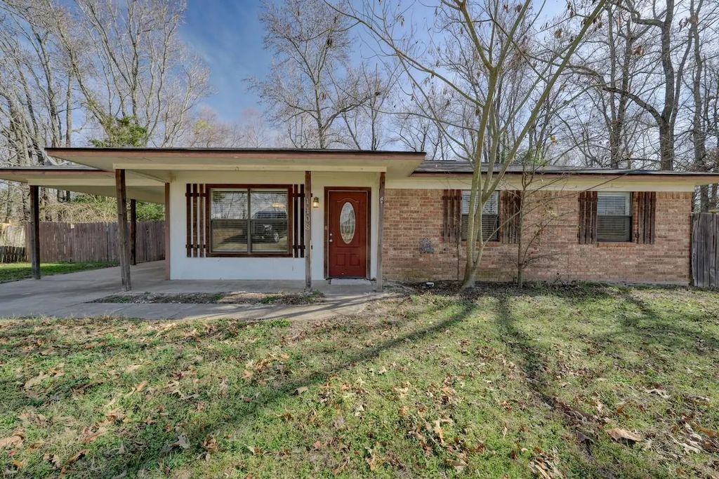 1108 Brad Circle, Lindale