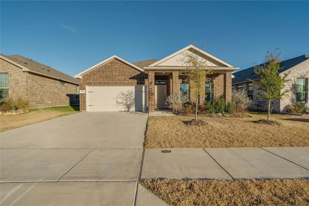 9645 Alderleaf Trail, Fort Worth