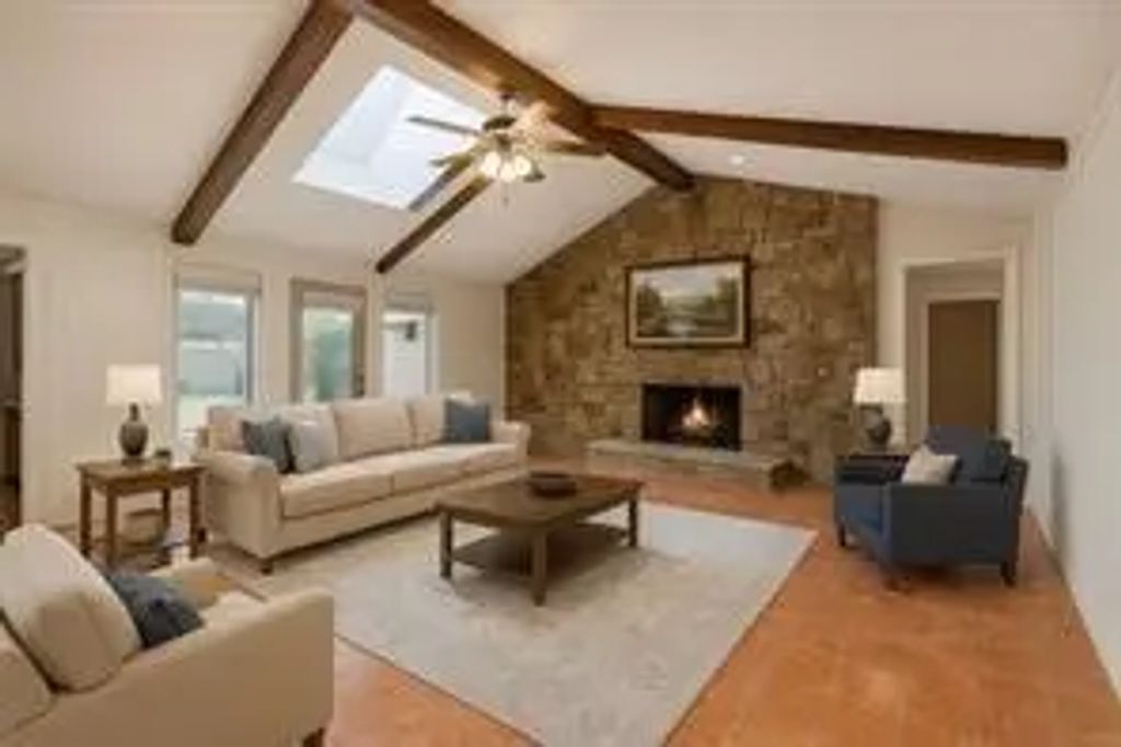 1702 Paisley Drive, Arlington