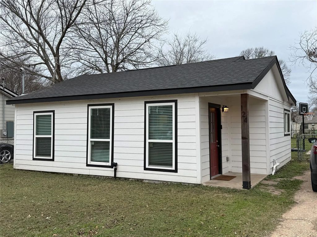 124 Cedar Street, Waco