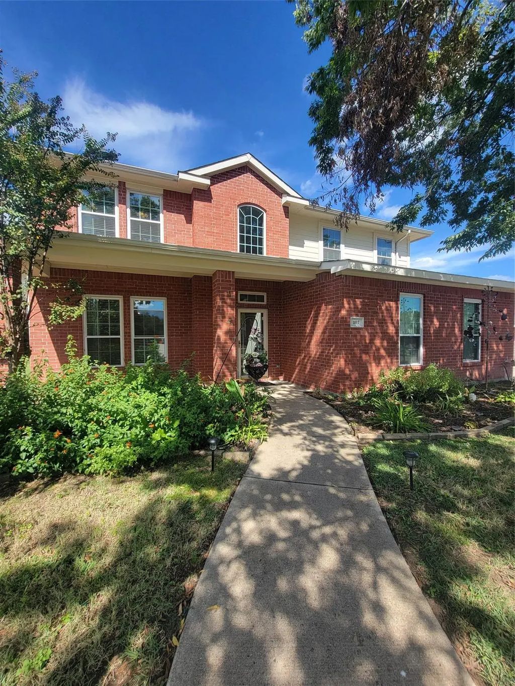 107 Redwood, Terrell