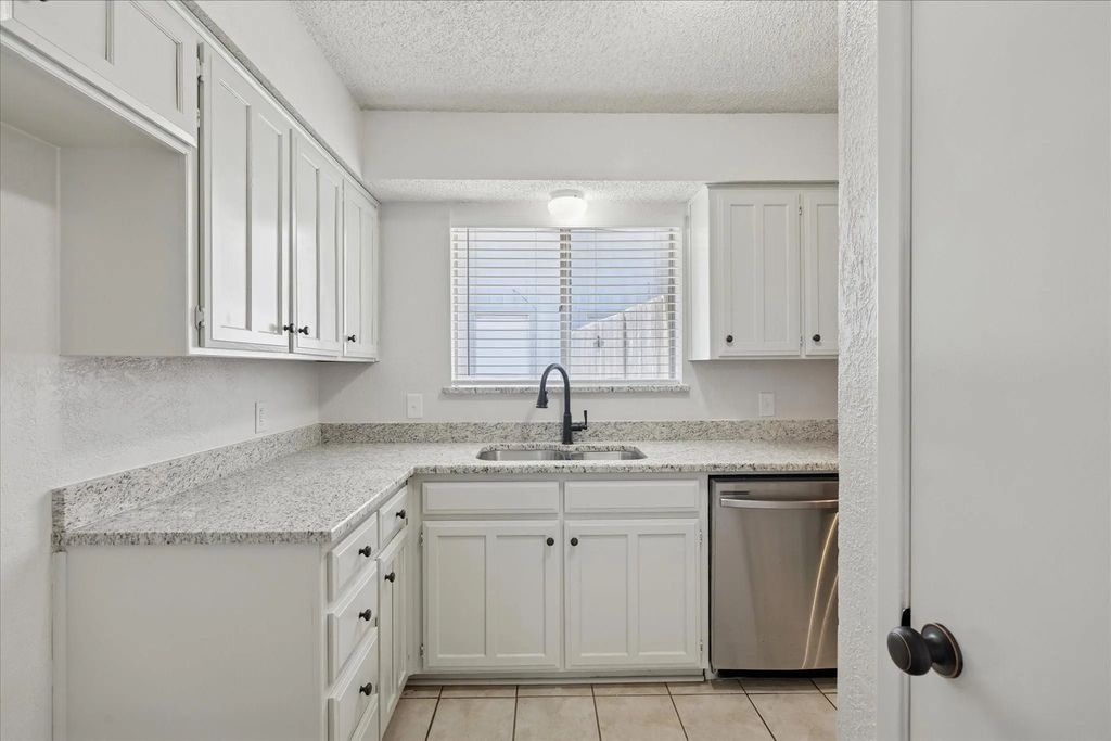 2106 Valleywood Drive, Arlington