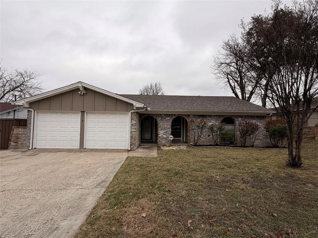 2418 Parkside Drive, Grand Prairie