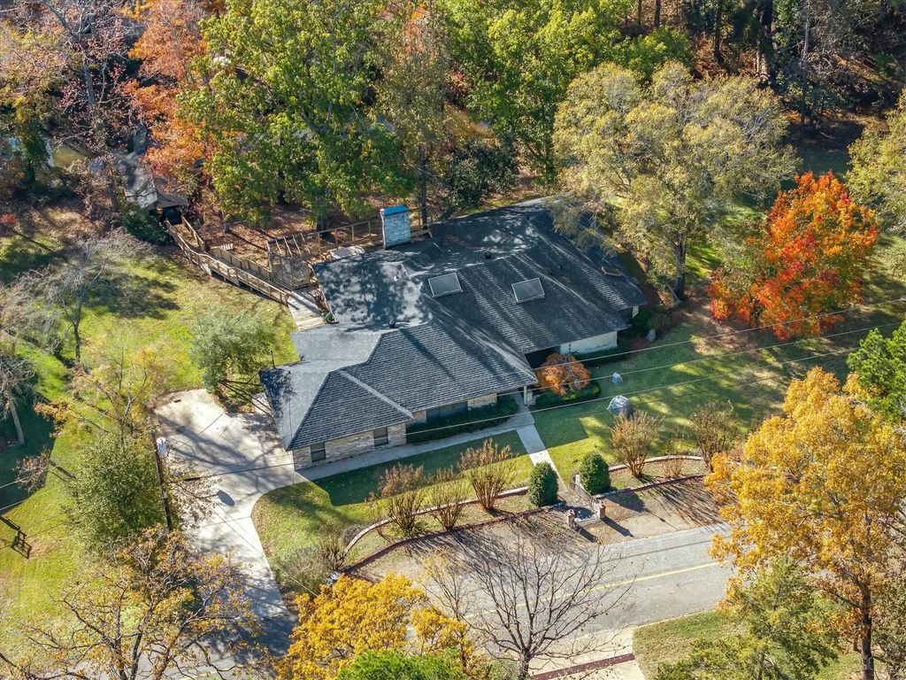 1444 Tanglewood Drive W, Hideaway