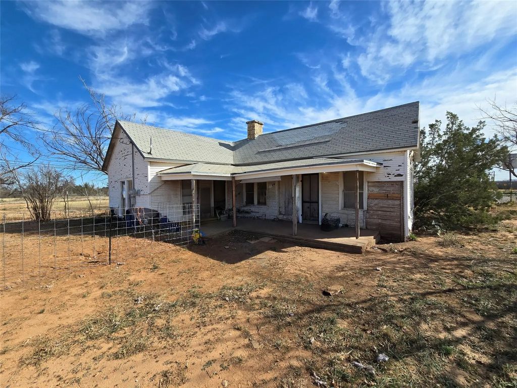 1002 Austin Street, Robert Lee