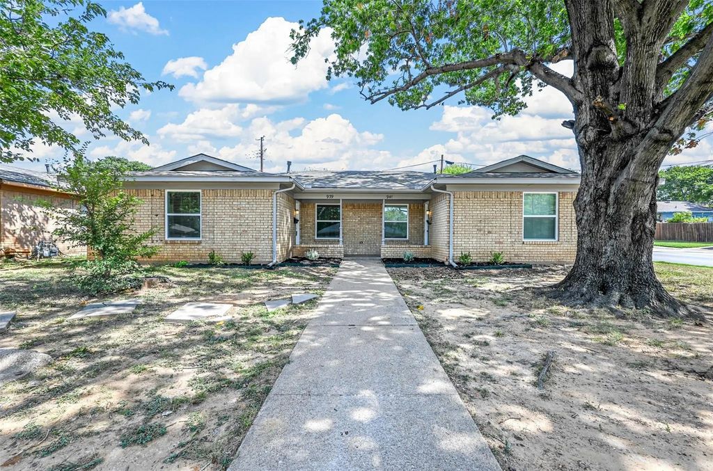 939 Lindy Court, Irving