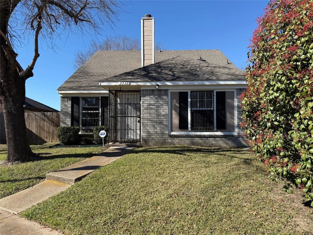 2719 Briarbank Circle, Dallas