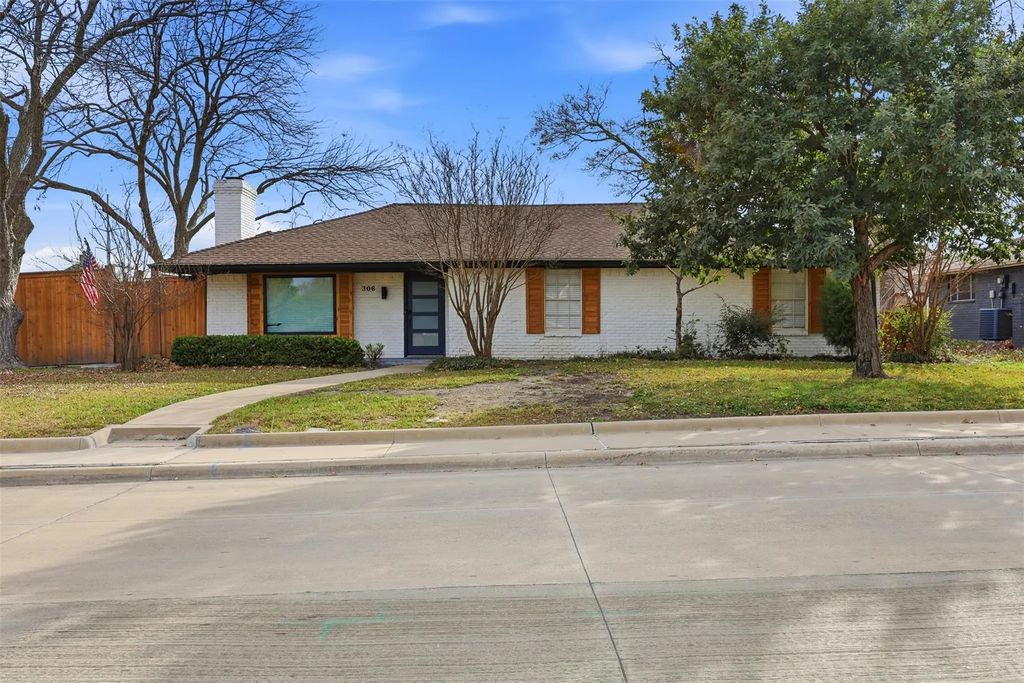 306 Sagebrush Lane, Waxahachie