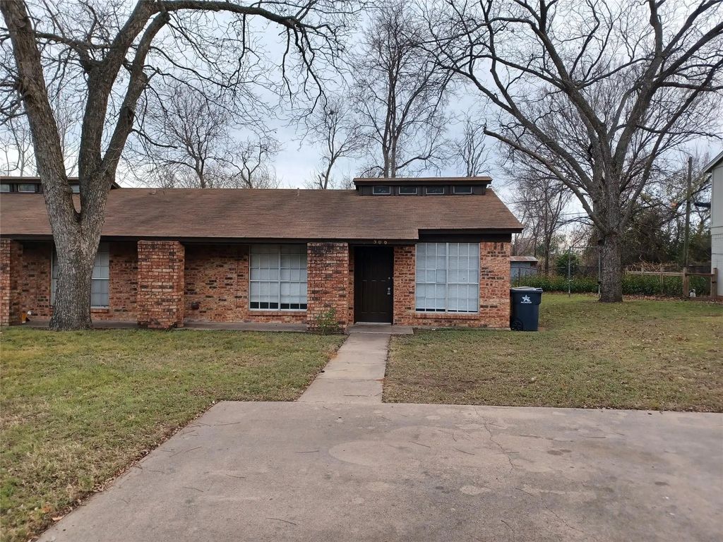 506 Dipert Court, Arlington
