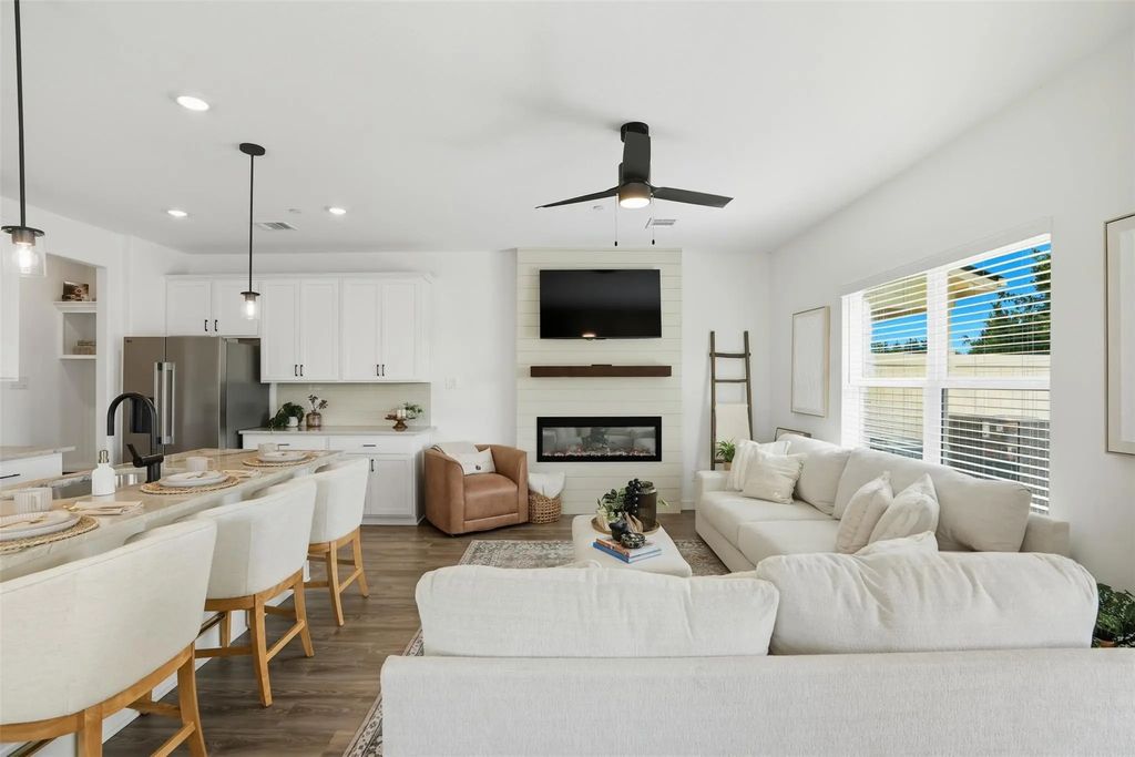 1610 Governors Boulevard, Heath
