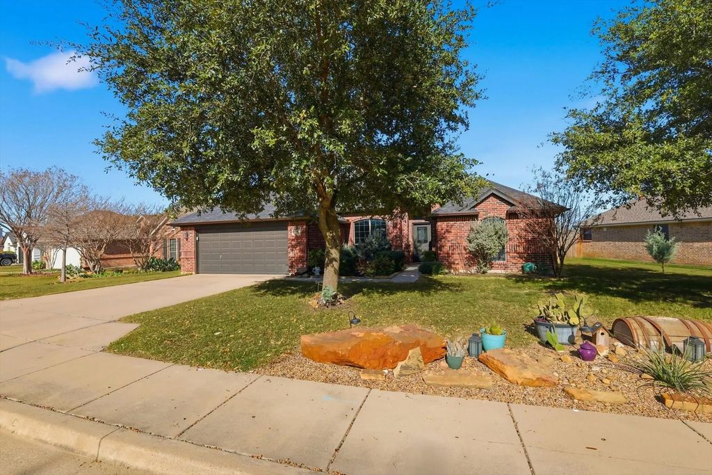 321 Lockwood Lane, Weatherford