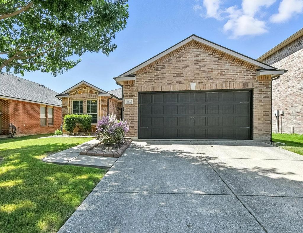 5817 Deck House Road, Fort Worth
