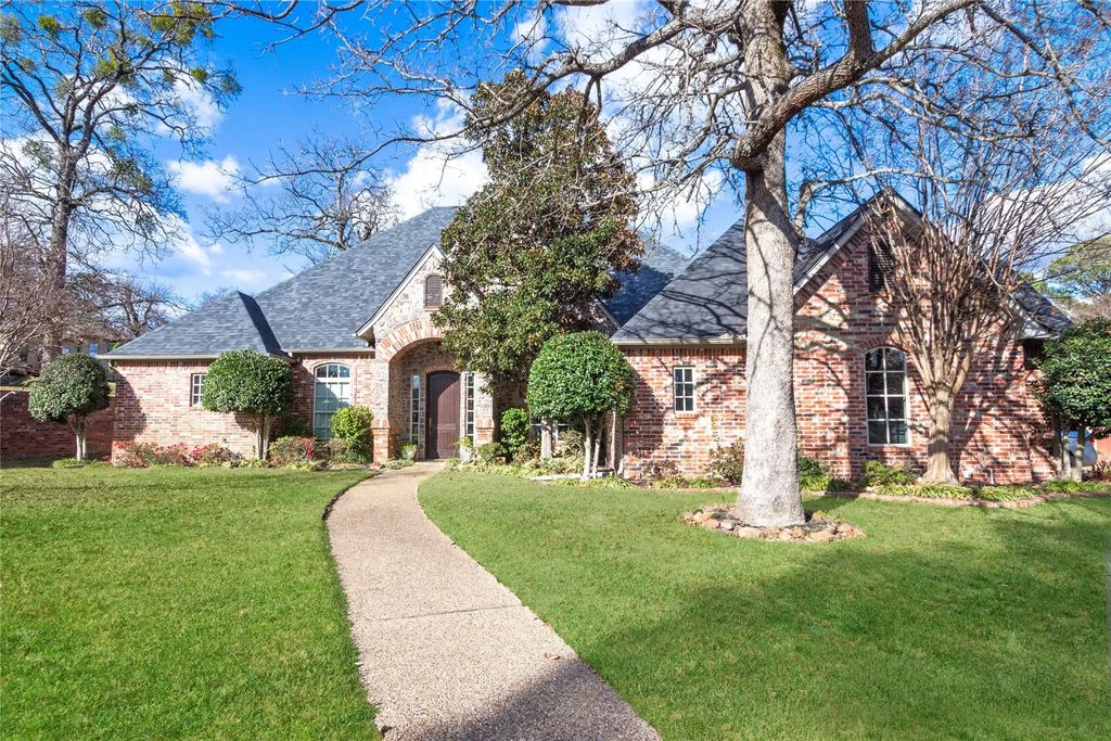 2111 Holly Hill Drive, Tyler