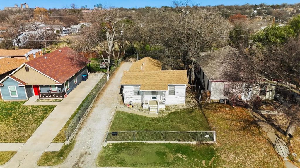 953 E Lowden Street, Fort Worth