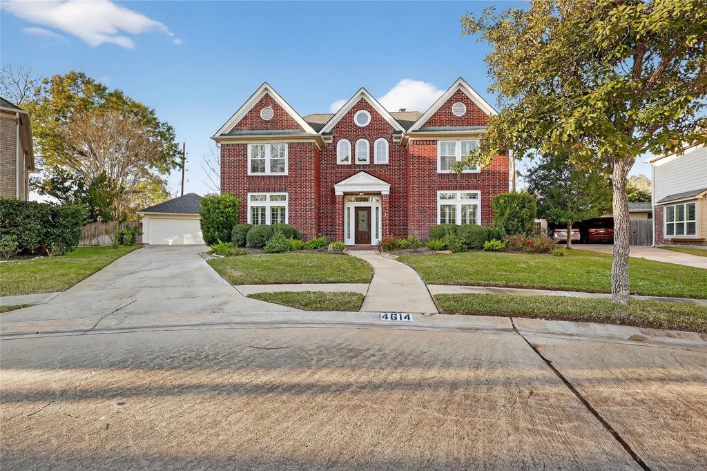 4614 Barrett Court, Sugar Land