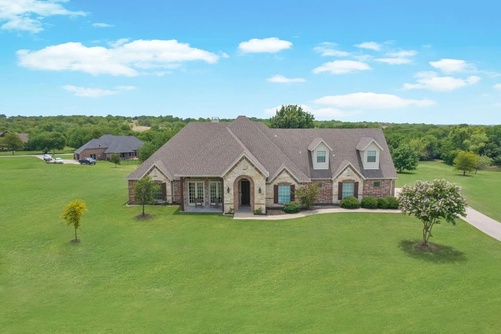 111 Whispering Winds Drive, Gunter