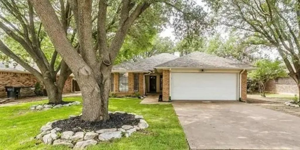 708 Paintbrush Drive, Keller