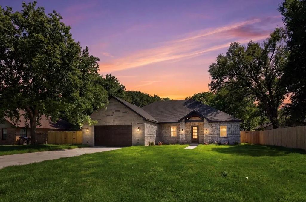 1011 Division Street, Greenville