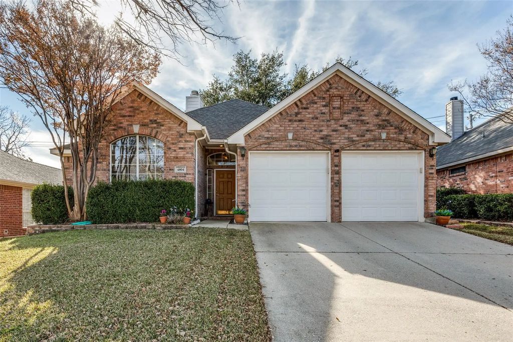 4804 Davy Crockett Trail, Fort Worth