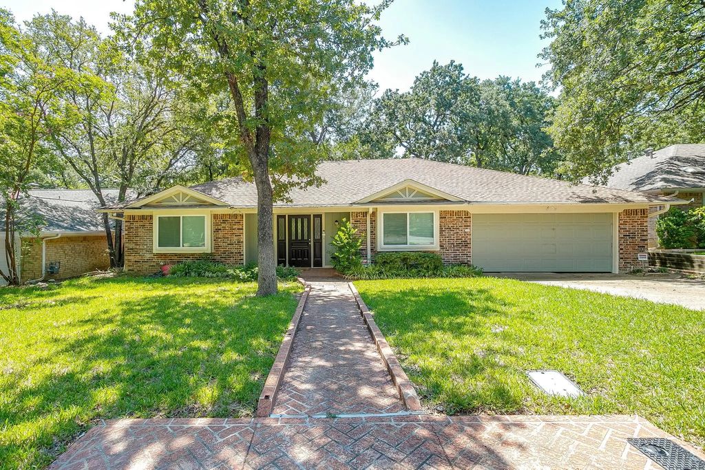 5704 Firewood Drive, Arlington