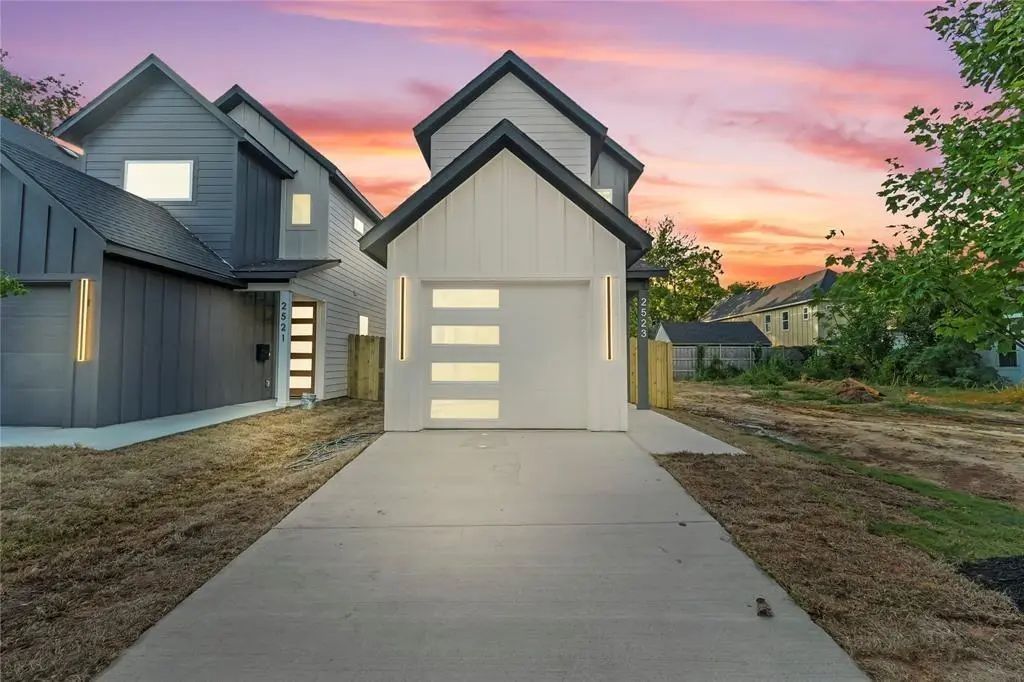 2521 Bethurum Avenue, Dallas
