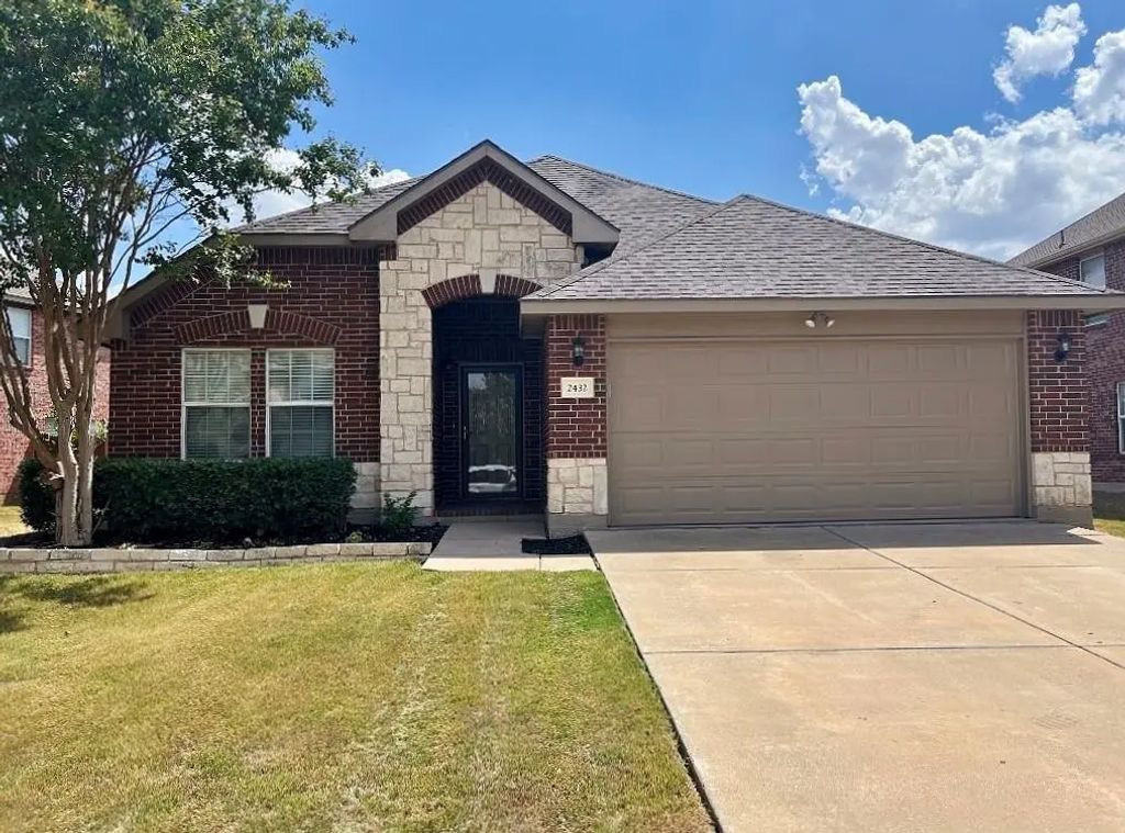 2432 Clairborne Drive, Fort Worth