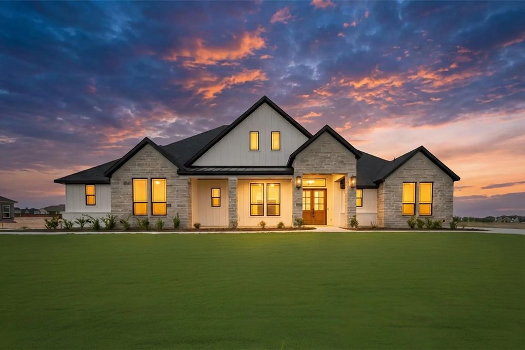2461 Tyler Wade Trail, Waxahachie