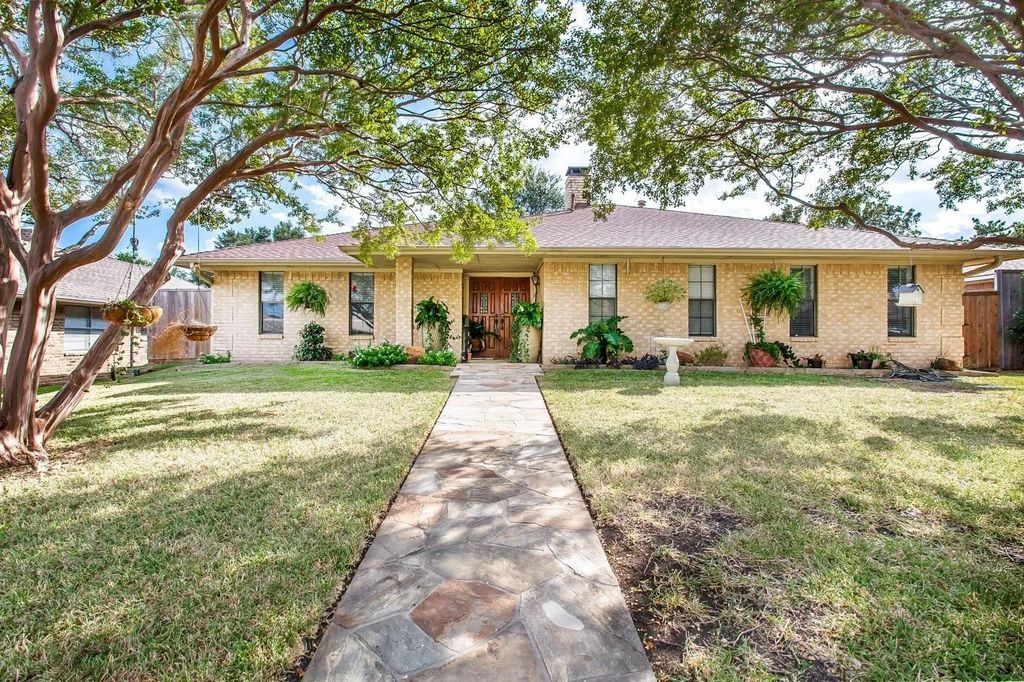 1910 Glen Hill Drive, Carrollton