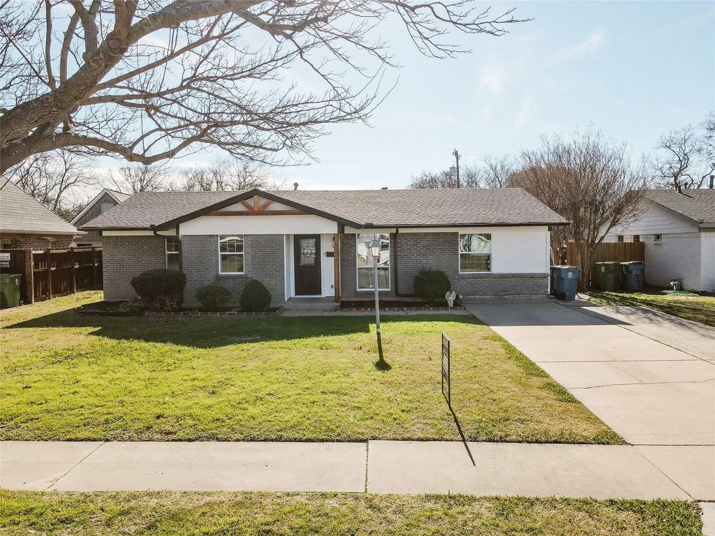 524 Ridgecrest Drive, Lewisville