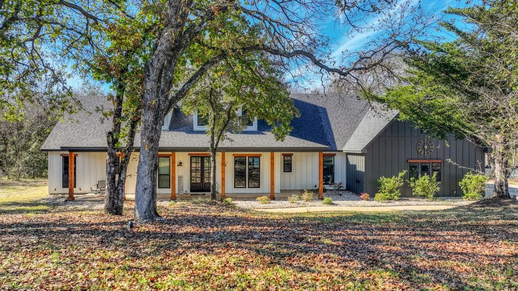 374 Glade Valley Road, Azle