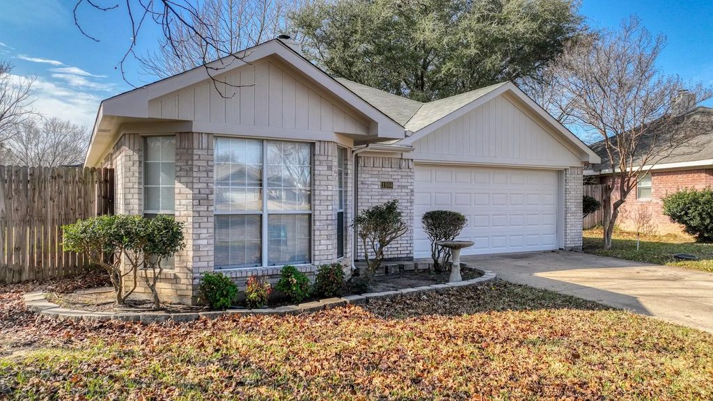 1100 Miles Avenue, Burleson