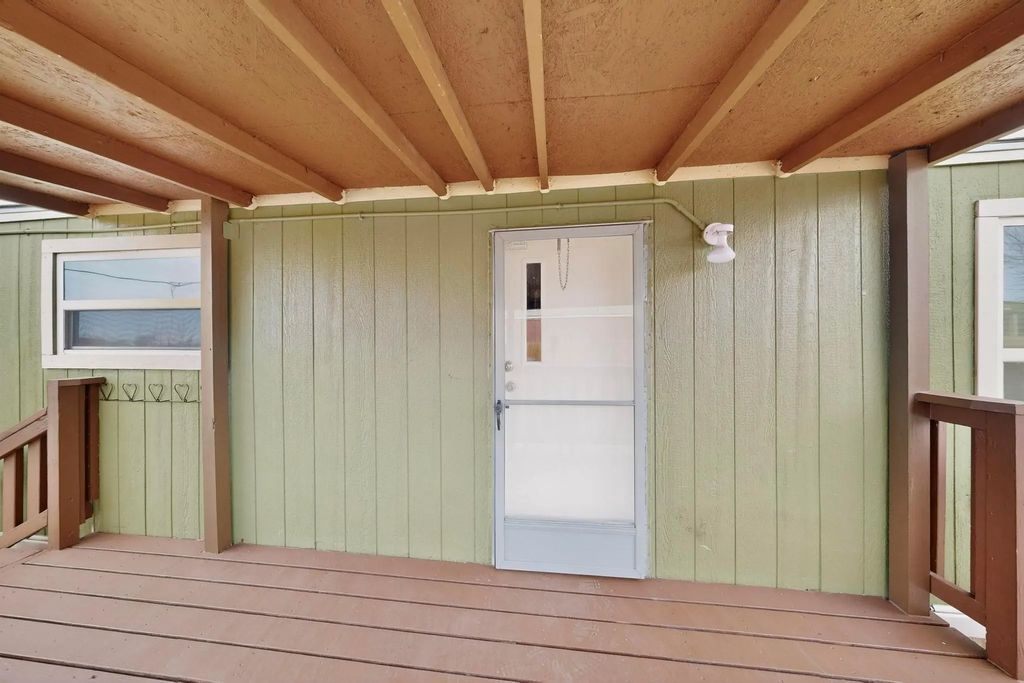 11228 E Dawn Drive E, Fort Worth