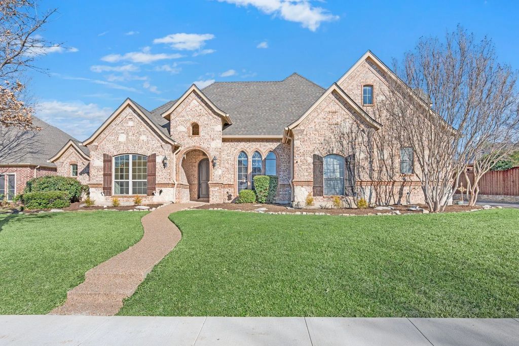 7805 Shady Oaks Drive, North Richland Hills