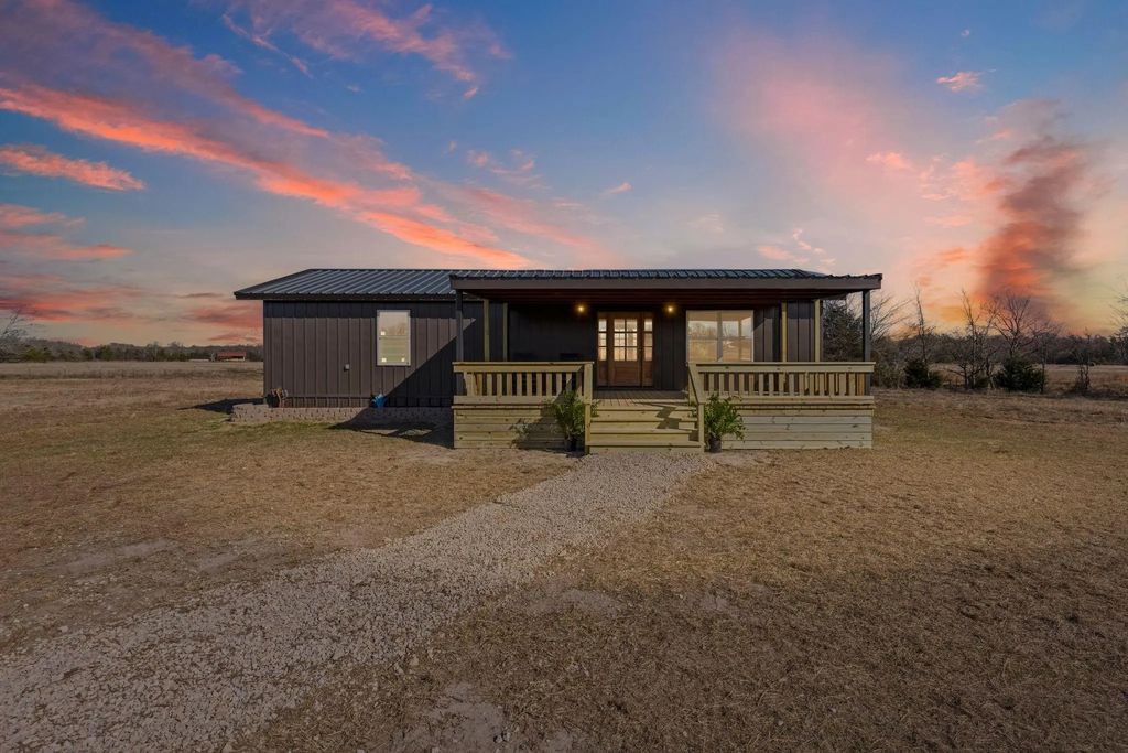 1000 Rs County Road 4520, Point