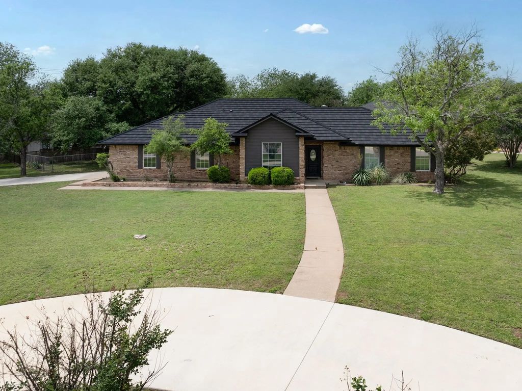 9130 Hanging Moss Drive, Granbury