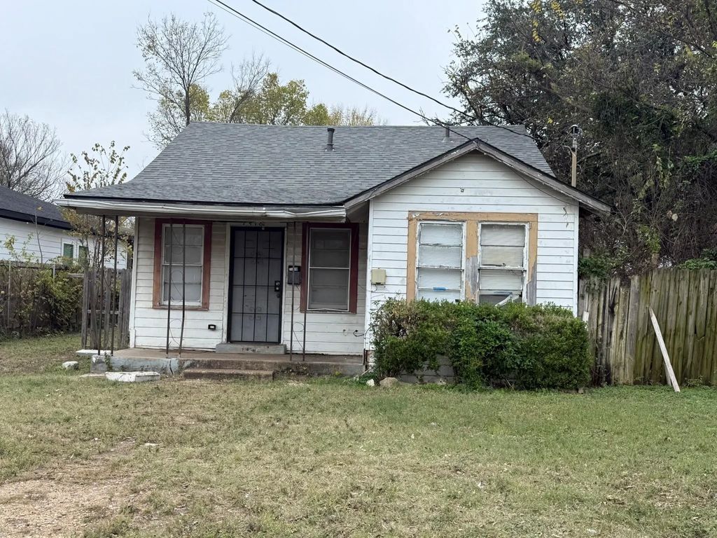 1418 E Overton Road, Dallas