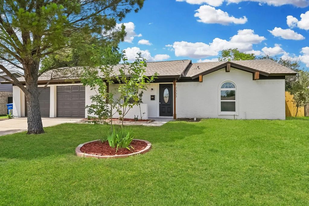 2003 Deerfield Drive, Carrollton