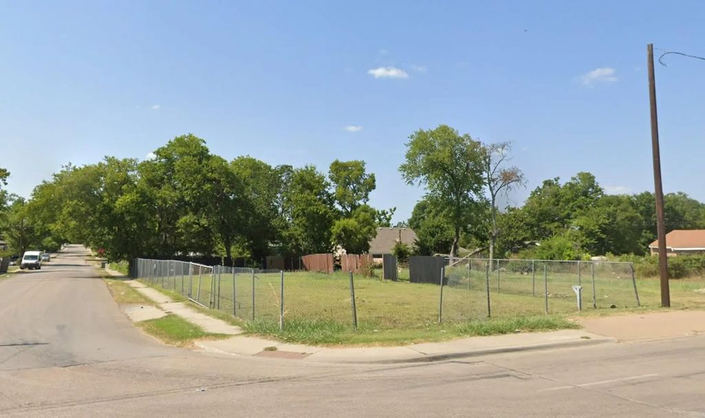 2403 E Ann Arbor Avenue, Dallas