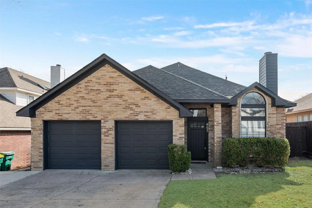 903 Ragland Drive, Cedar Hill