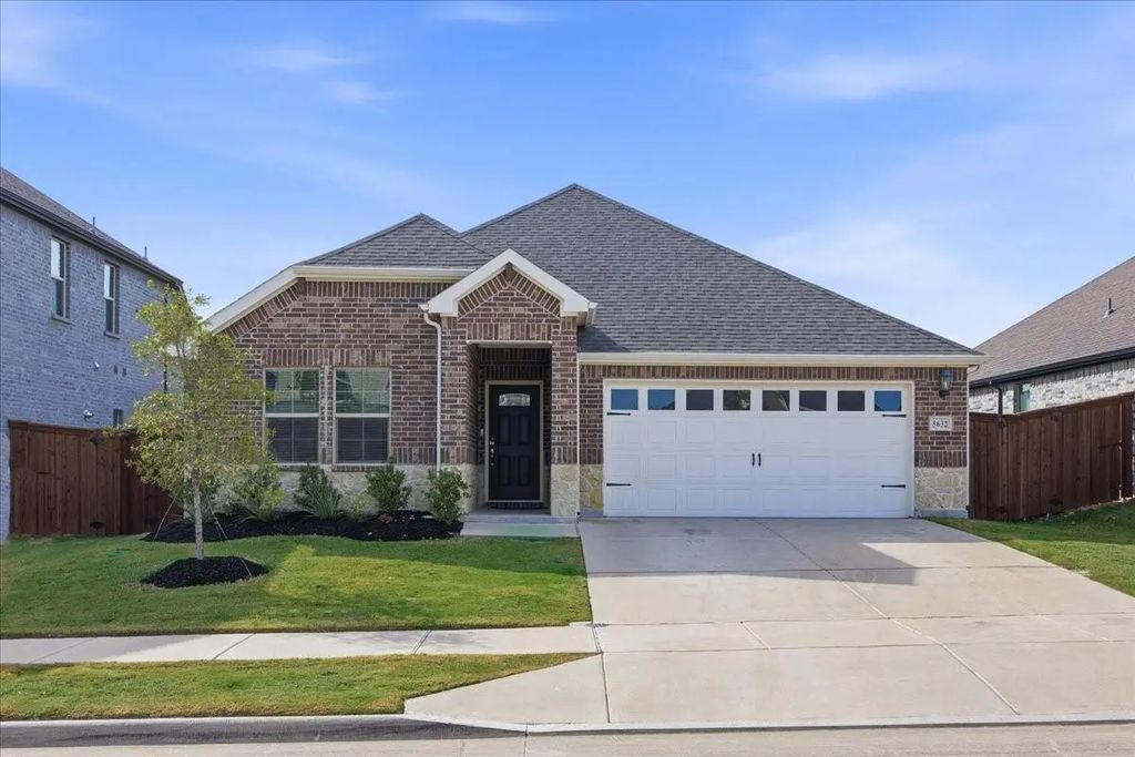 5632 Santa Elena Court, Fort Worth