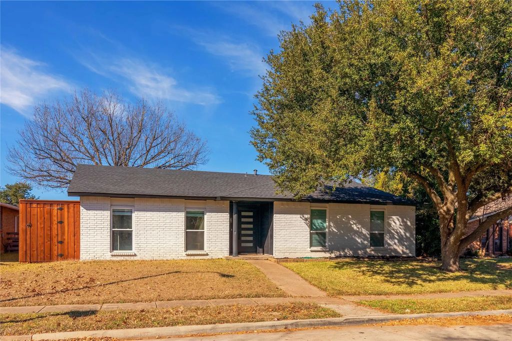 3835 Ruidosa Avenue, Dallas