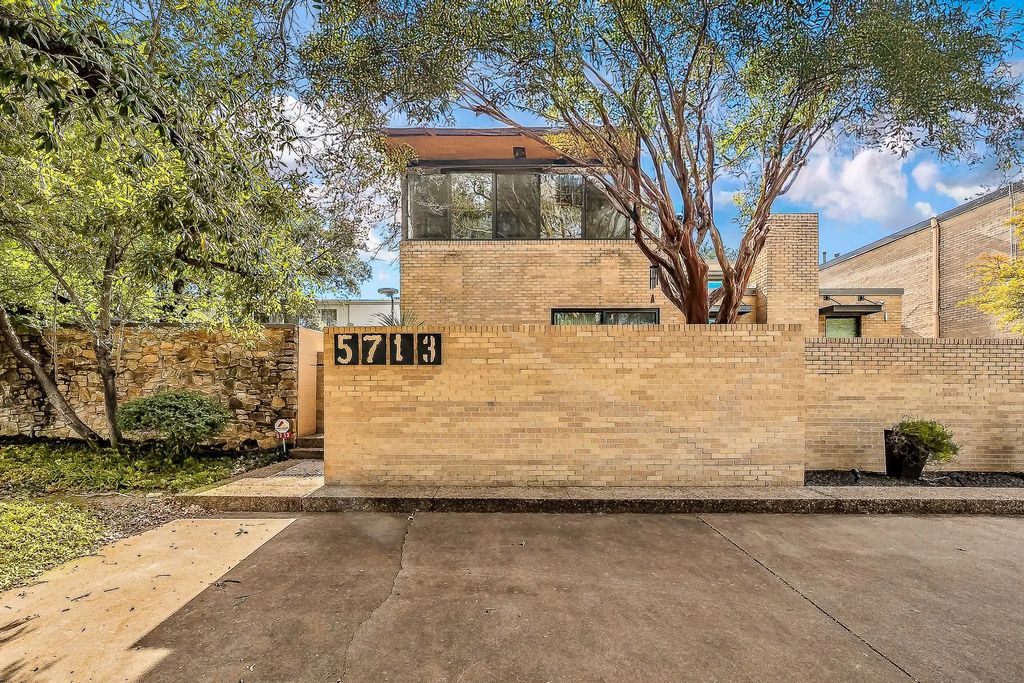 5713 Pershing Avenue, Fort Worth