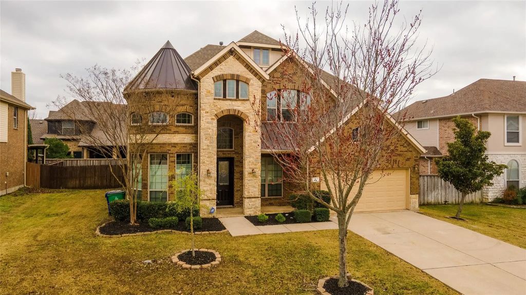 13 Center Court, Heath