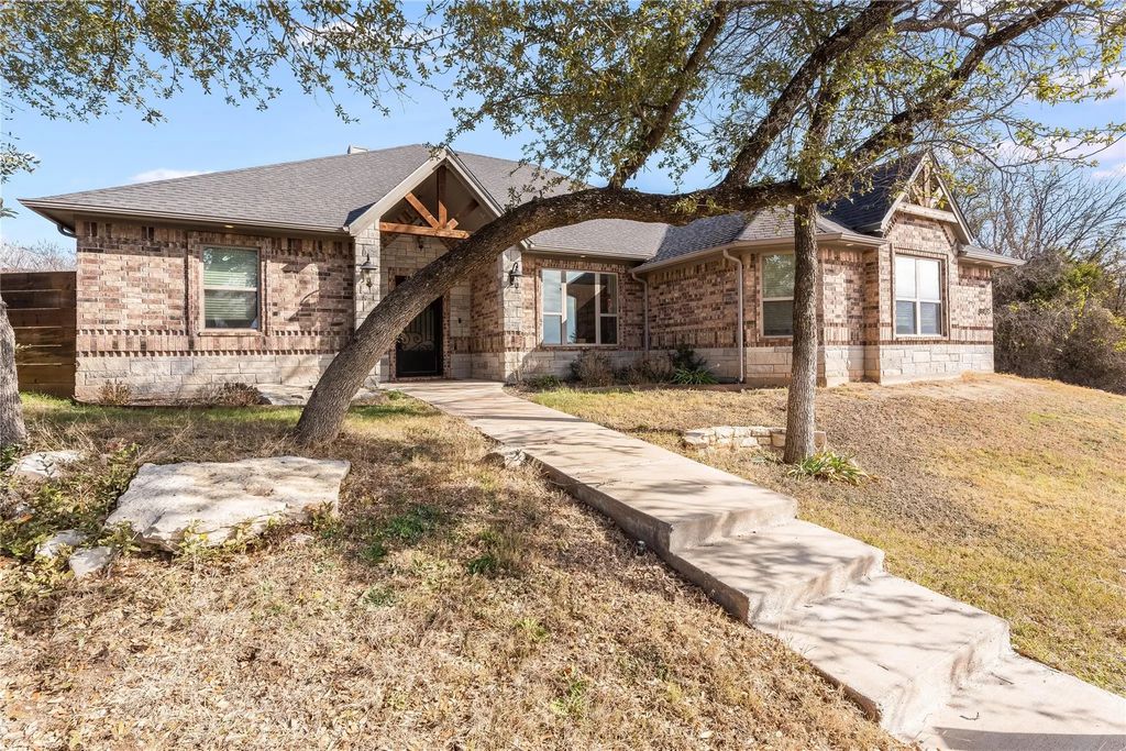 8825 Sundance Place Court, Granbury