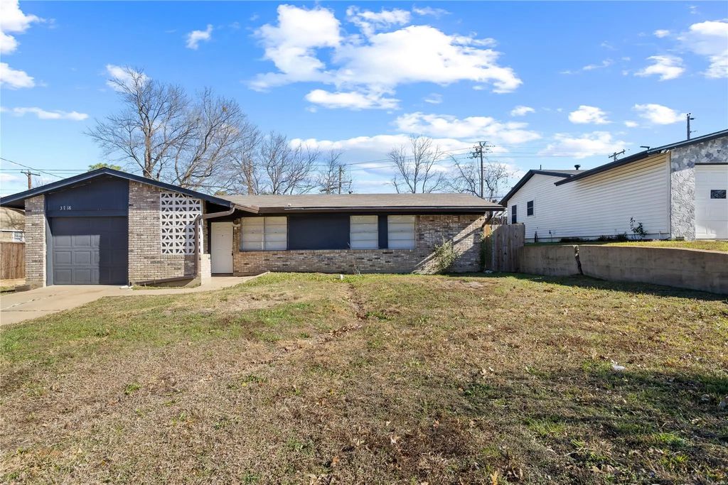 3718 Yellowstone Street, Irving